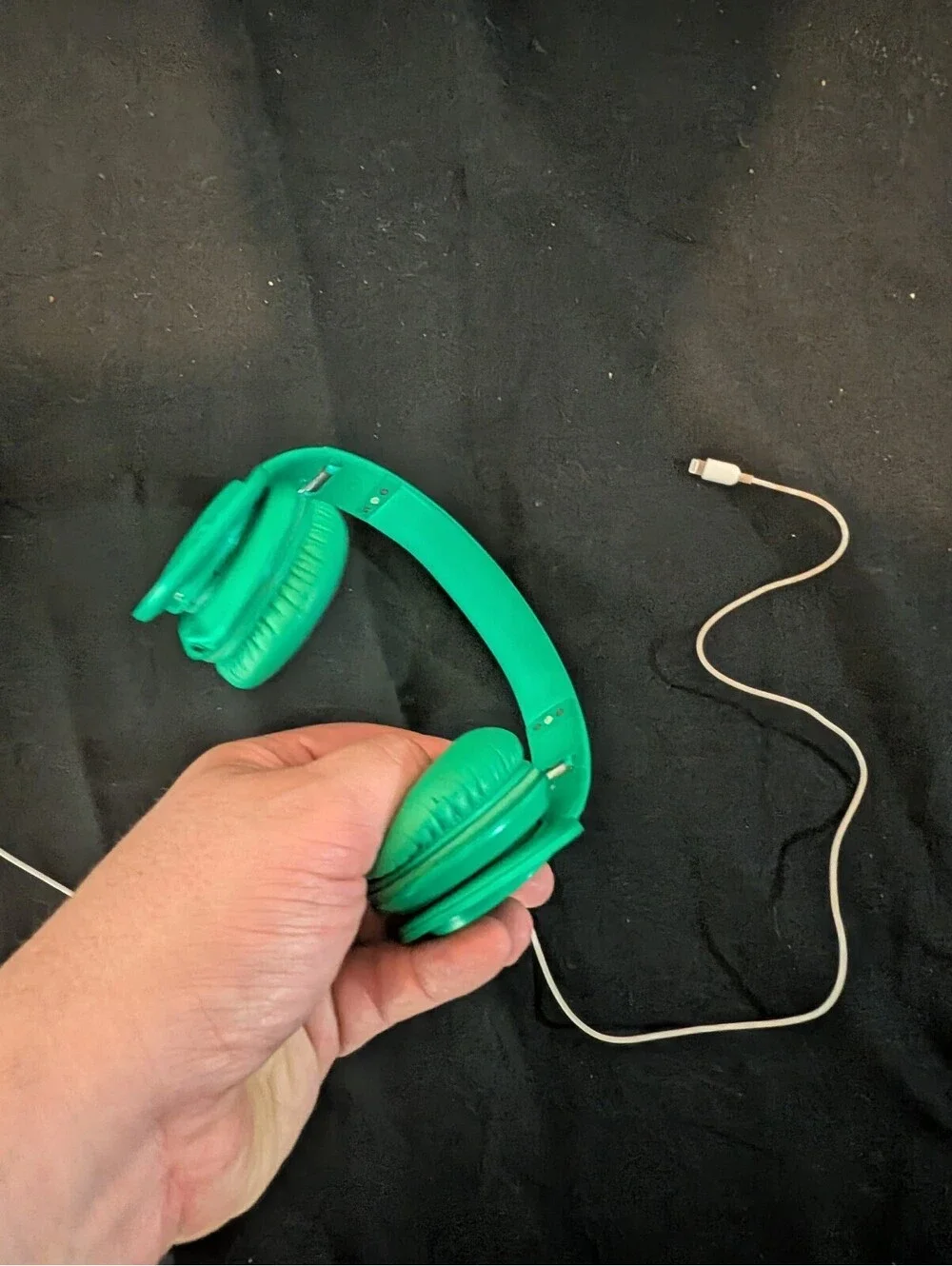 Beats by Dr Dre Solo HD Wired On Ear Headphones Drenched in Green with Case